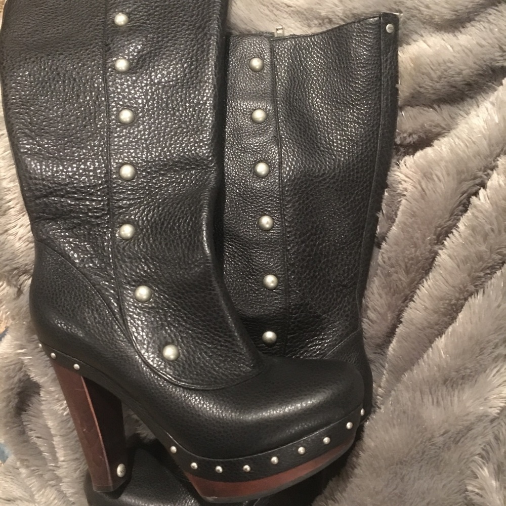 UGG women's boots nwot